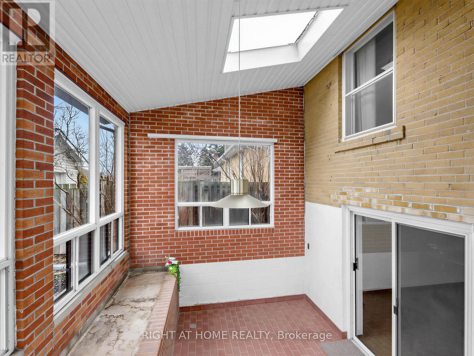 47 Gracefield Avenue, Toronto, Ontario  M6L 1L2 - Photo 35 - W12922762