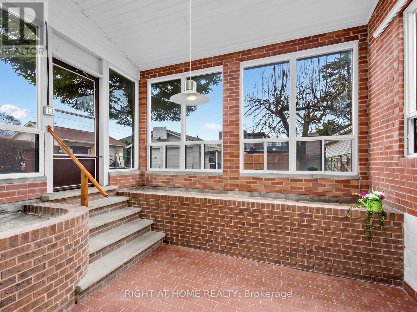 47 Gracefield Avenue, Toronto, Ontario  M6L 1L2 - Photo 36 - W12922762