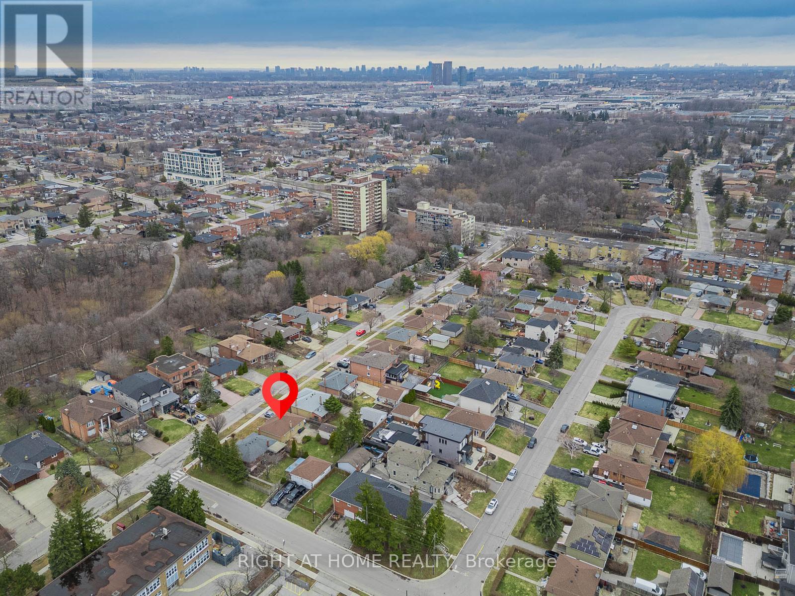 47 Gracefield Avenue, Toronto, Ontario  M6L 1L2 - Photo 47 - W12922762