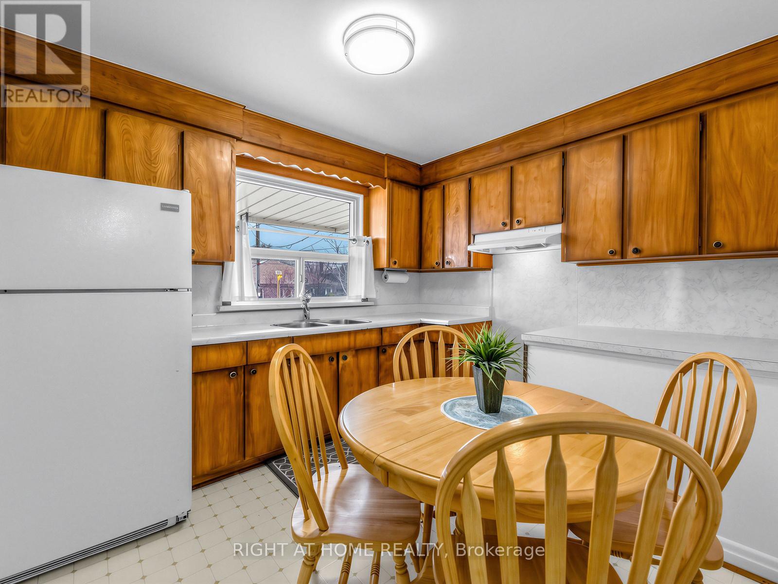 47 Gracefield Avenue, Toronto, Ontario  M6L 1L2 - Photo 9 - W12922762