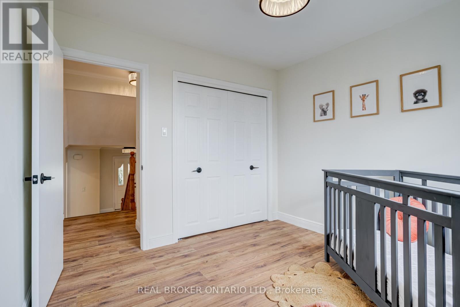 1252 Lakeview Drive, Oakville, Ontario  L6H 2M8 - Photo 25 - W12922764