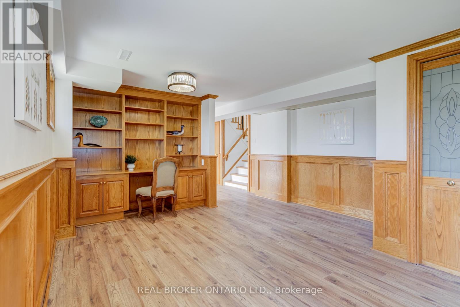 1252 Lakeview Drive, Oakville, Ontario  L6H 2M8 - Photo 32 - W12922764