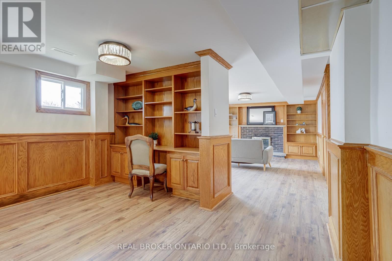 1252 Lakeview Drive, Oakville, Ontario  L6H 2M8 - Photo 33 - W12922764