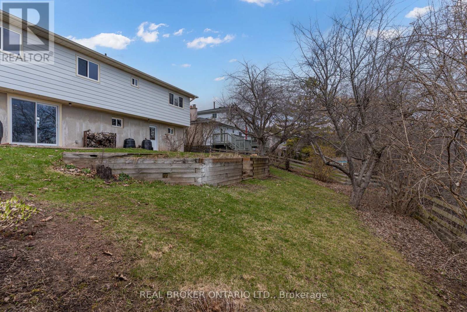 1252 Lakeview Drive, Oakville, Ontario  L6H 2M8 - Photo 47 - W12922764