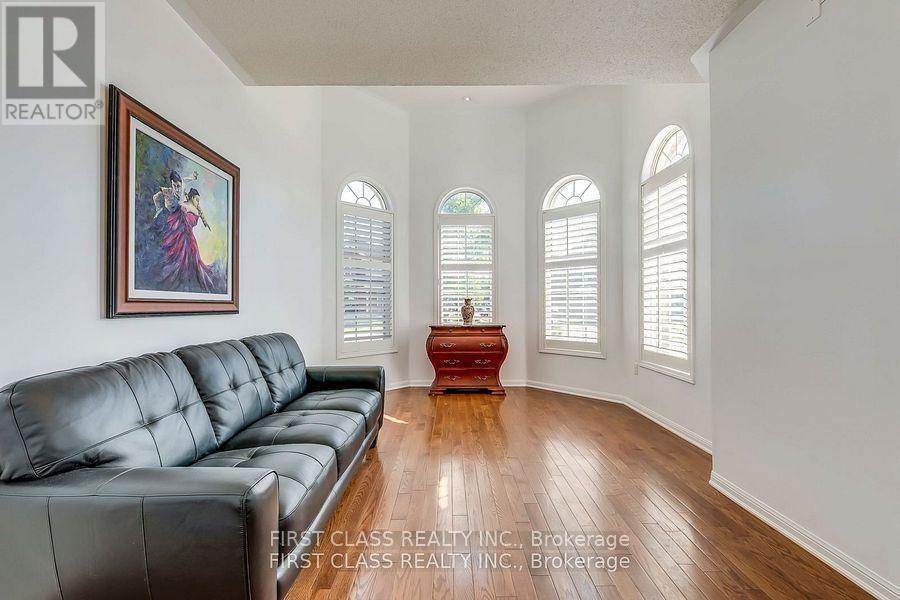 Main - 720 Savoline Boulevard, Milton, Ontario  L9T 0X4 - Photo 5 - W12922786