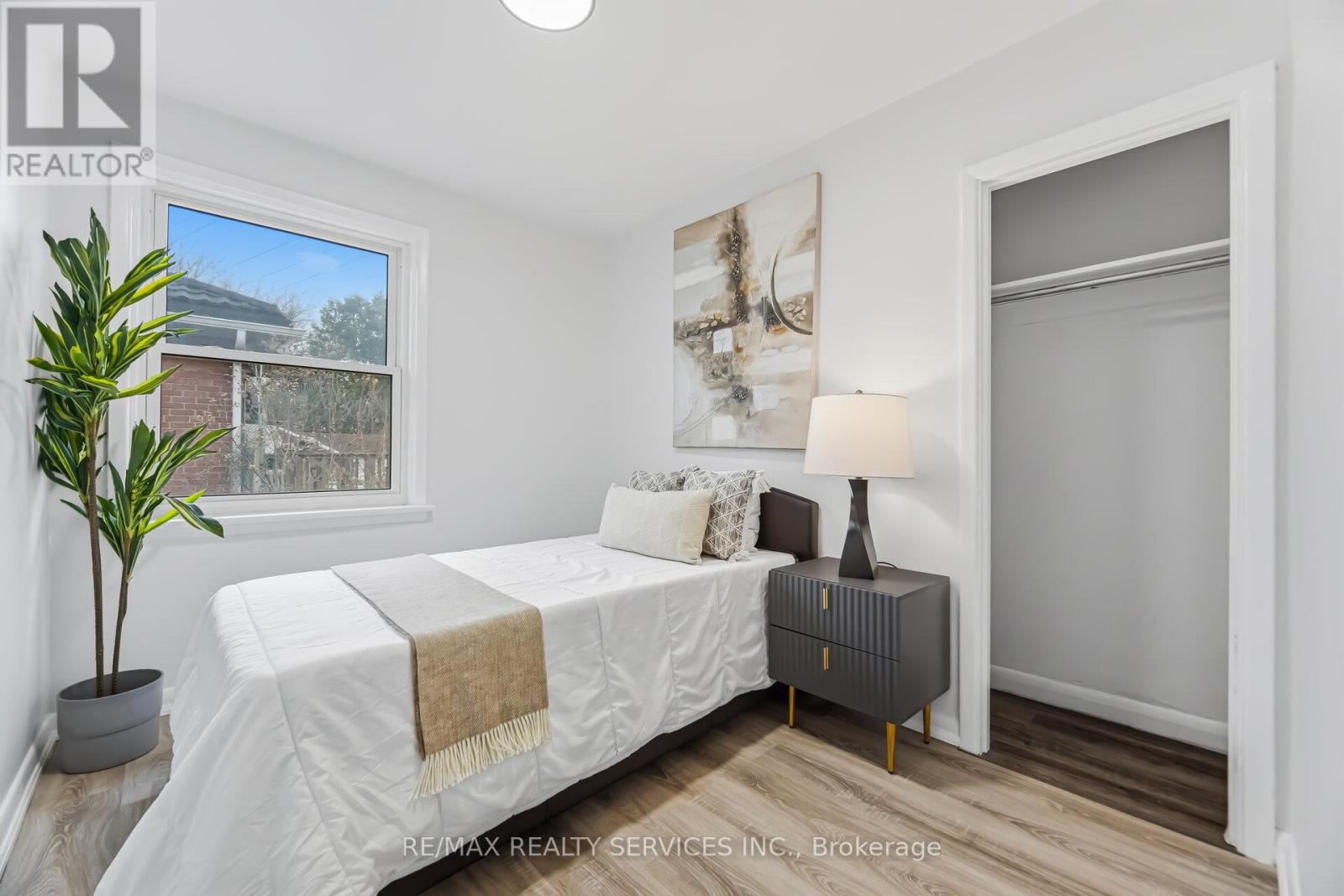 6 Bonnyview Drive, Toronto, Ontario  M8Y 3G6 - Photo 22 - W12922796