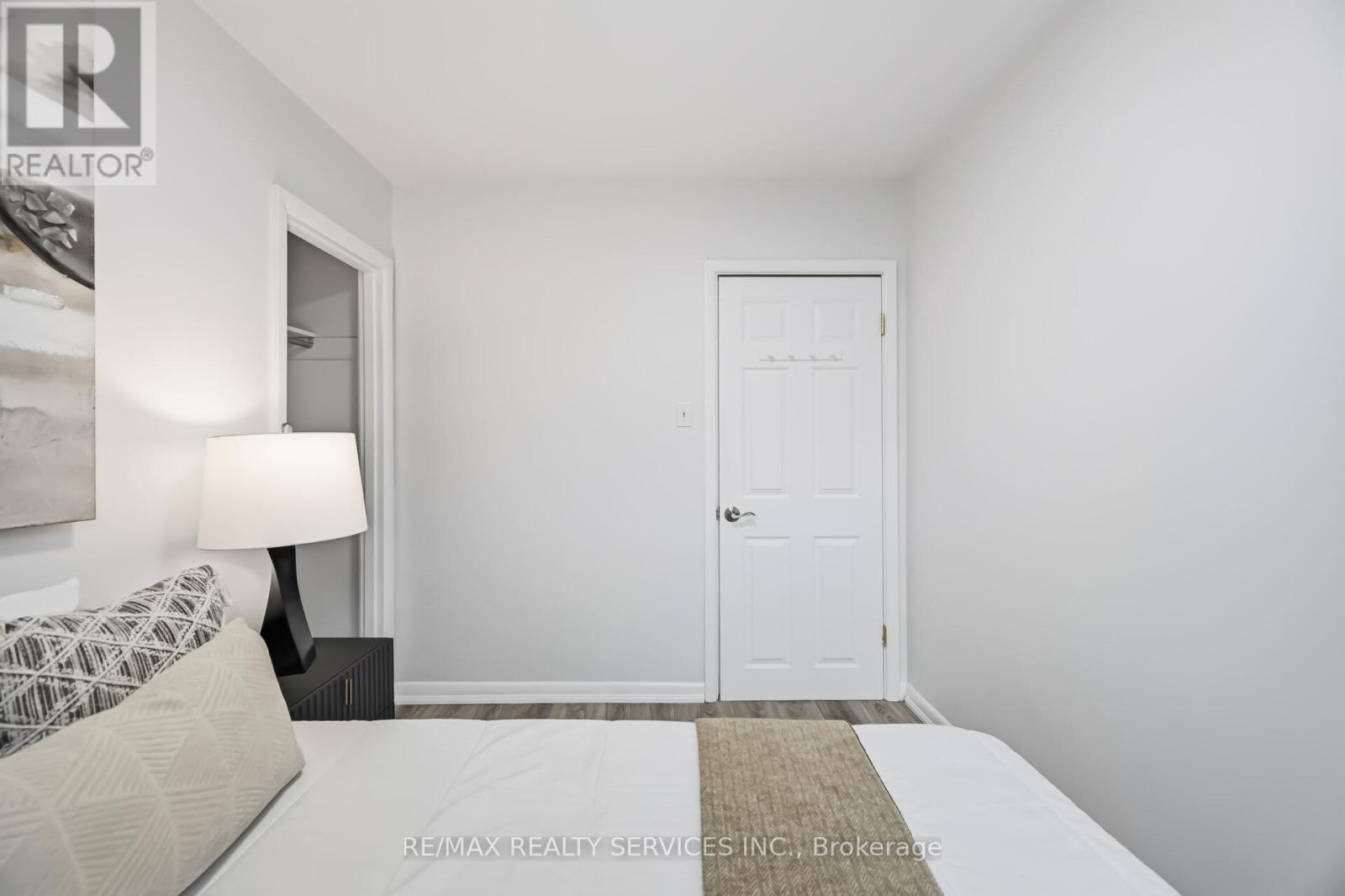 6 Bonnyview Drive, Toronto, Ontario  M8Y 3G6 - Photo 23 - W12922796