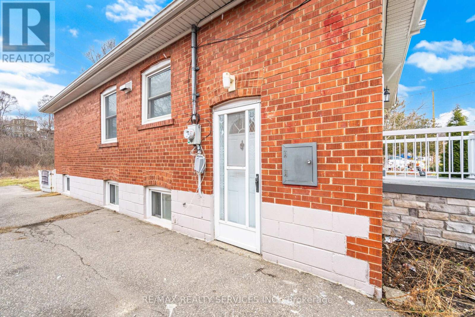 6 Bonnyview Drive, Toronto, Ontario  M8Y 3G6 - Photo 26 - W12922796