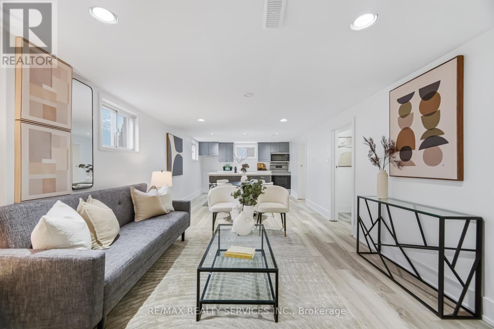 6 Bonnyview Drive, Toronto, Ontario  M8Y 3G6 - Photo 29 - W12922796