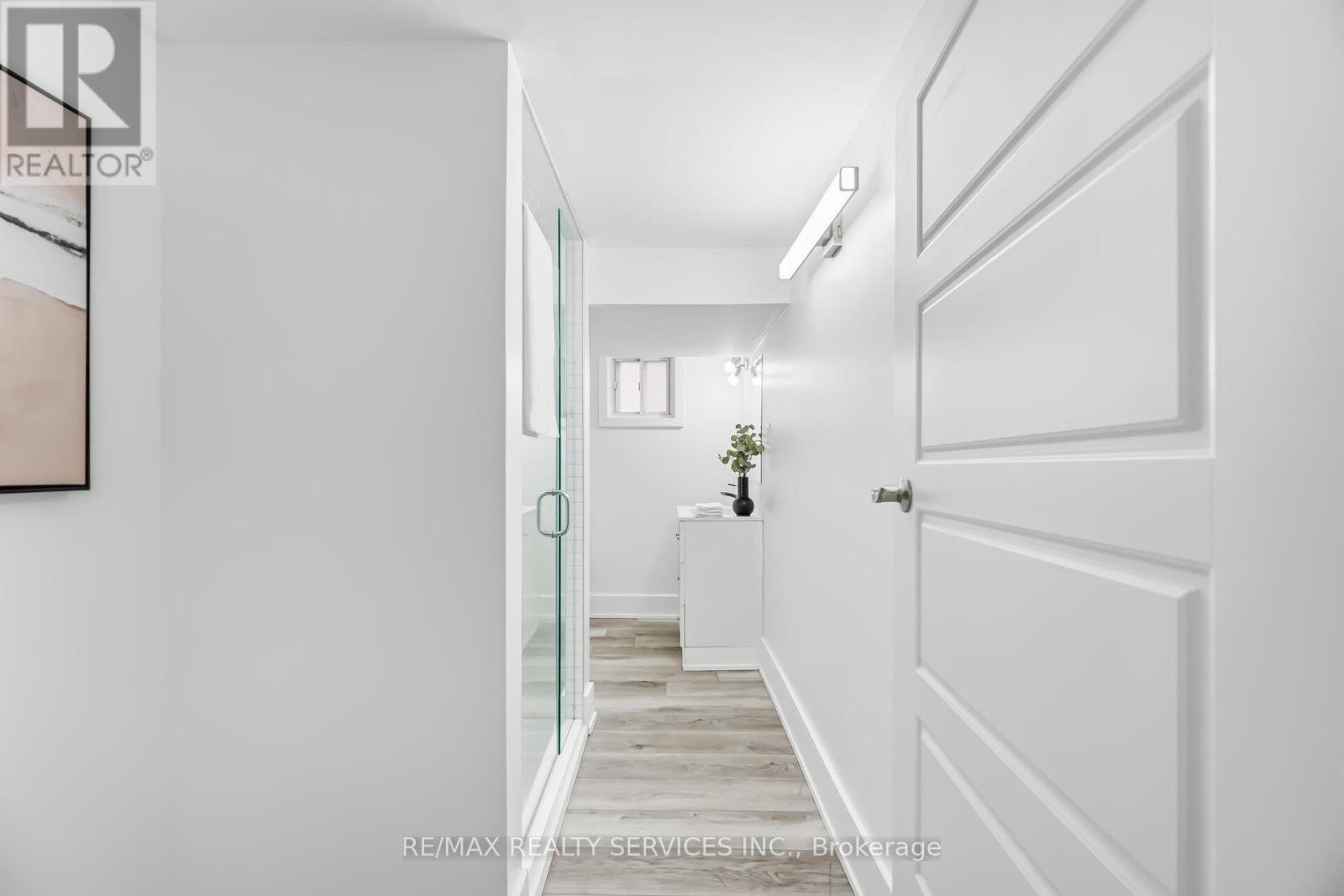 6 Bonnyview Drive, Toronto, Ontario  M8Y 3G6 - Photo 41 - W12922796