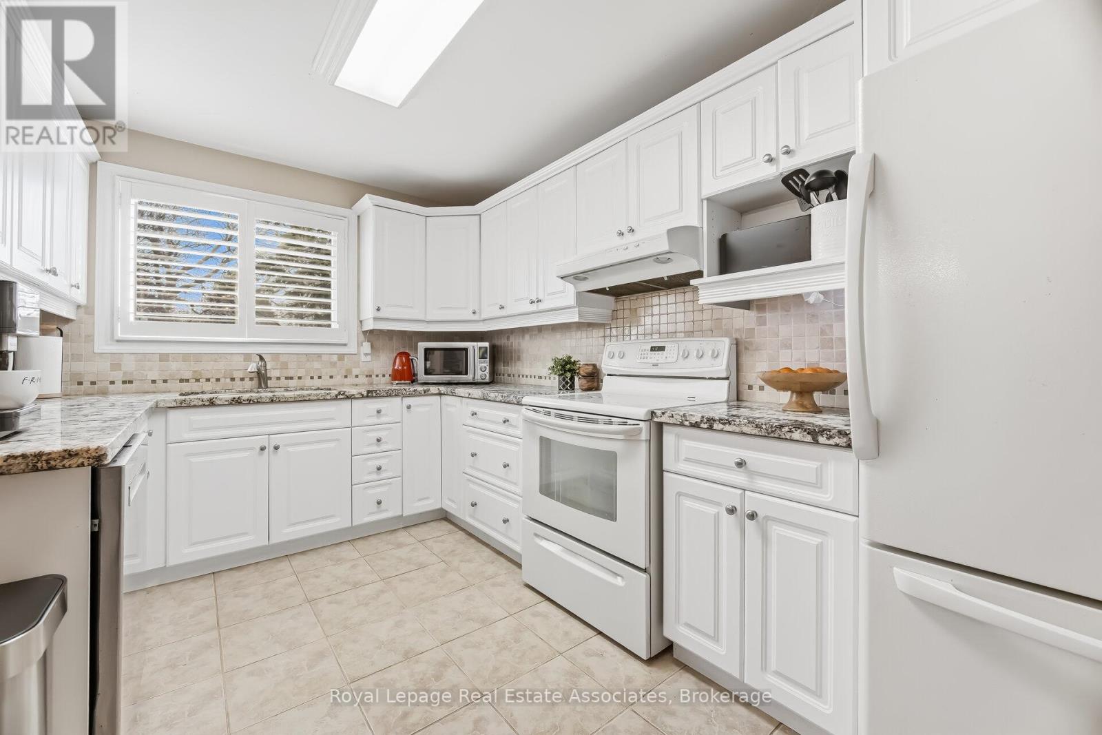 3368 Mainsail Crescent, Mississauga, Ontario  L5L 1H2 - Photo 12 - W12922800