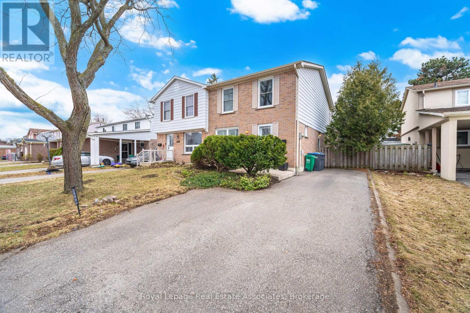 3368 Mainsail Crescent, Mississauga, Ontario  L5L 1H2 - Photo 2 - W12922800