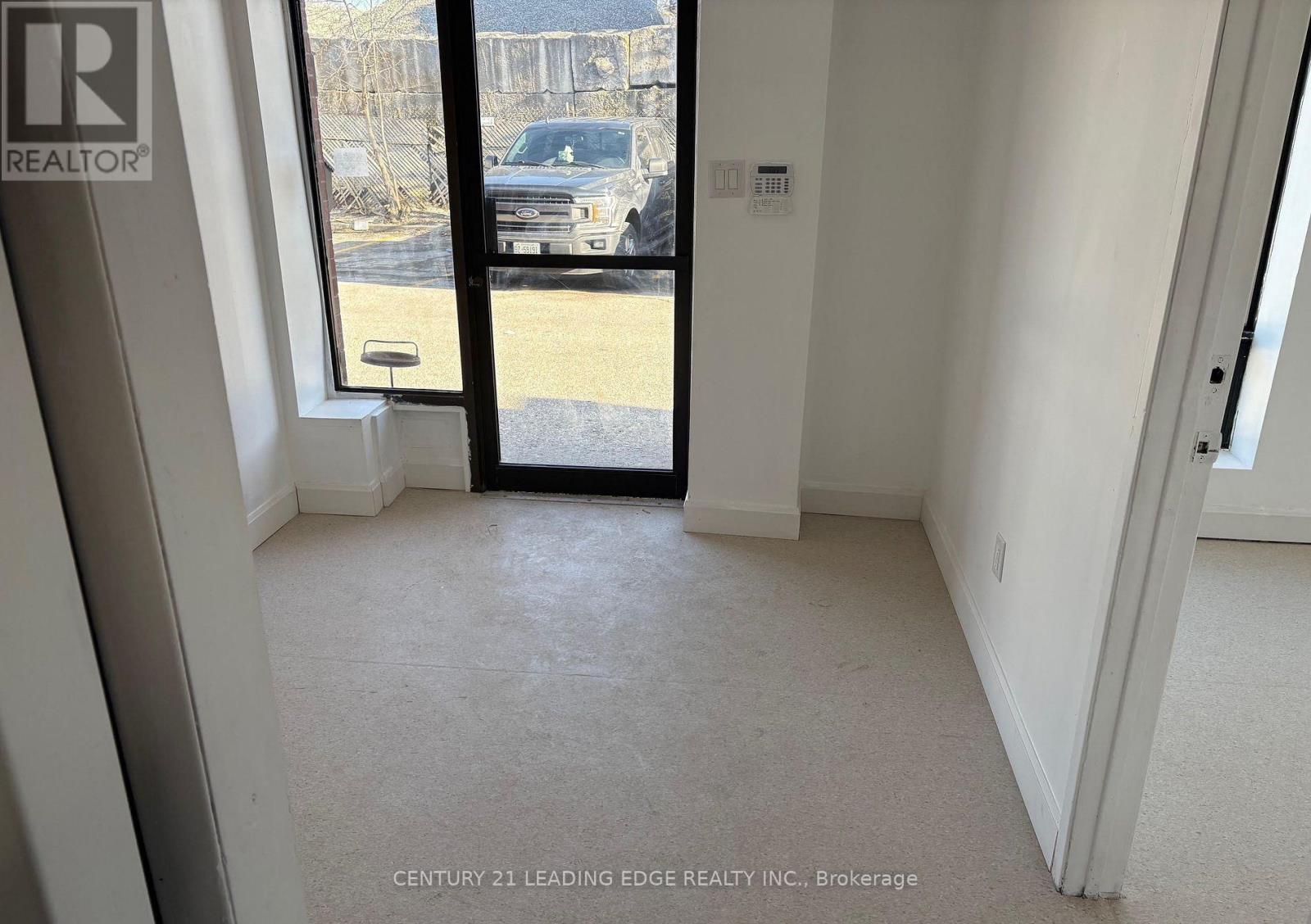 3 - 52 AIRVIEW ROAD, Toronto, Ontario