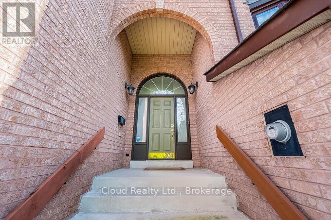 16 - 1100 Queens Avenue, Oakville, Ontario  L6H 2B5 - Photo 4 - W12922870