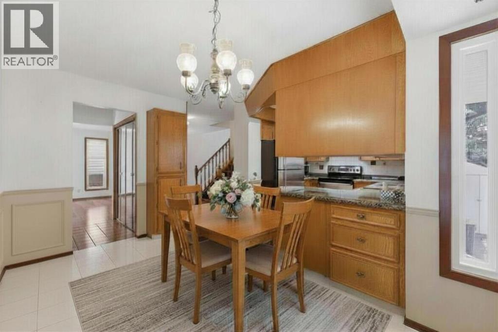 28 Woodstock Way Sw, Calgary, Alberta  T2W 5X3 - Photo 11 - A2293726