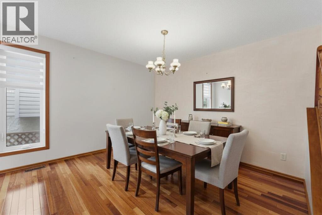 28 Woodstock Way Sw, Calgary, Alberta  T2W 5X3 - Photo 6 - A2293726