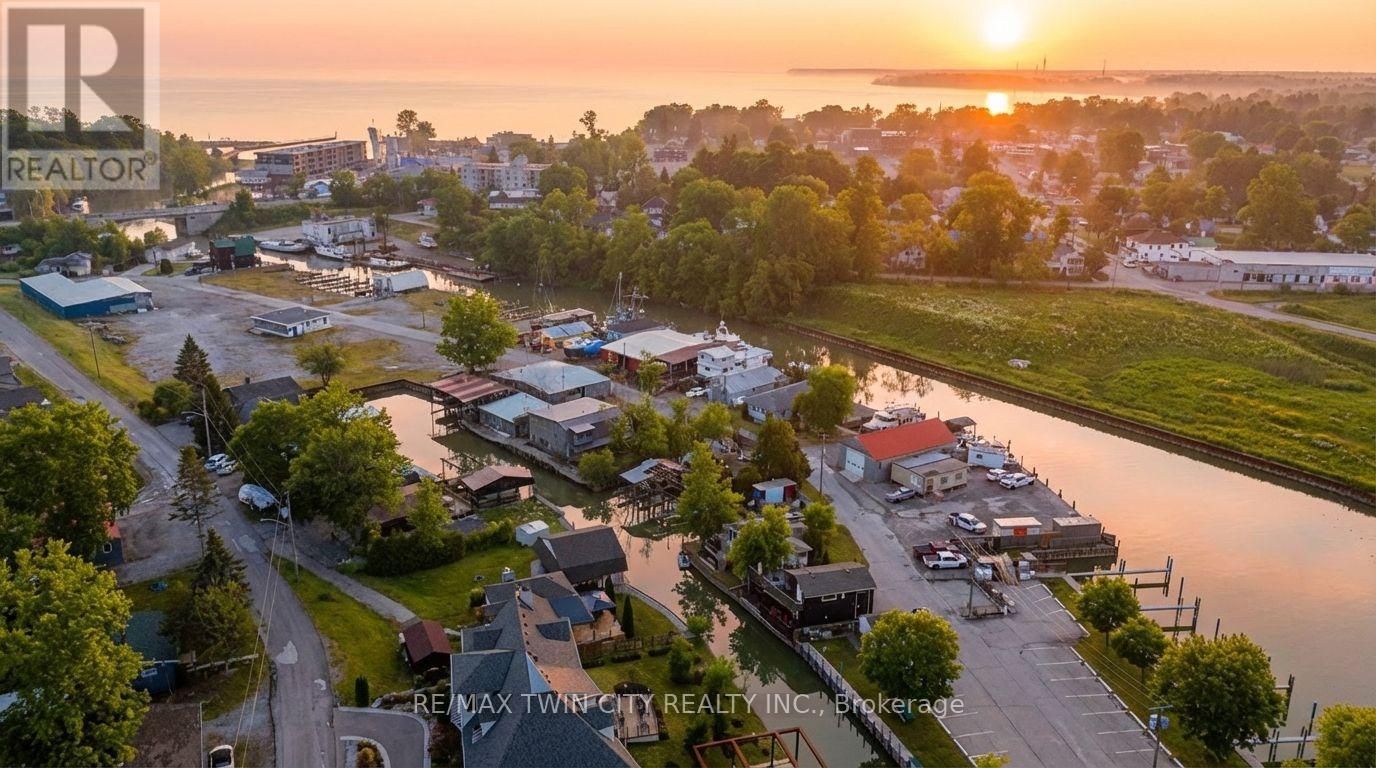 52 River Drive, Norfolk (Port Dover), Ontario  N0A 1N7 - Photo 36 - X12922738