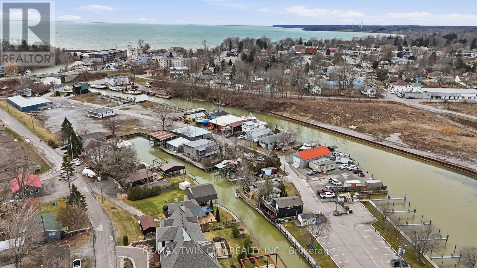 52 River Drive, Norfolk (Port Dover), Ontario  N0A 1N7 - Photo 39 - X12922738