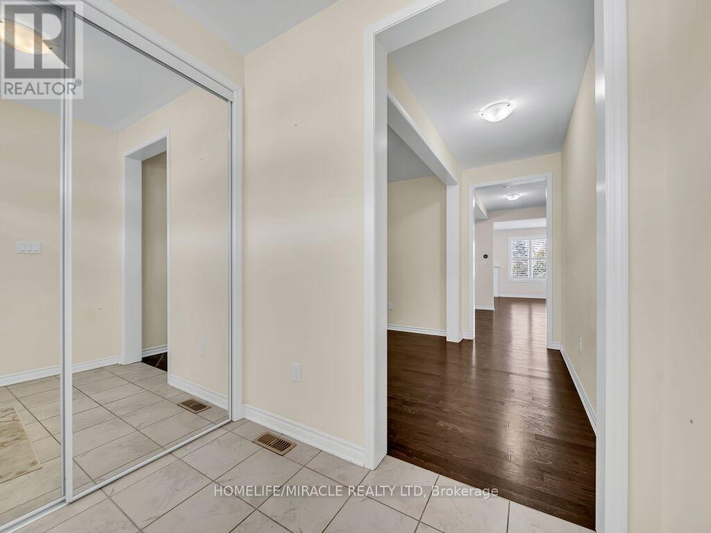 52 Compass Trail, Cambridge, Ontario  N3E 0B7 - Photo 7 - X12922806