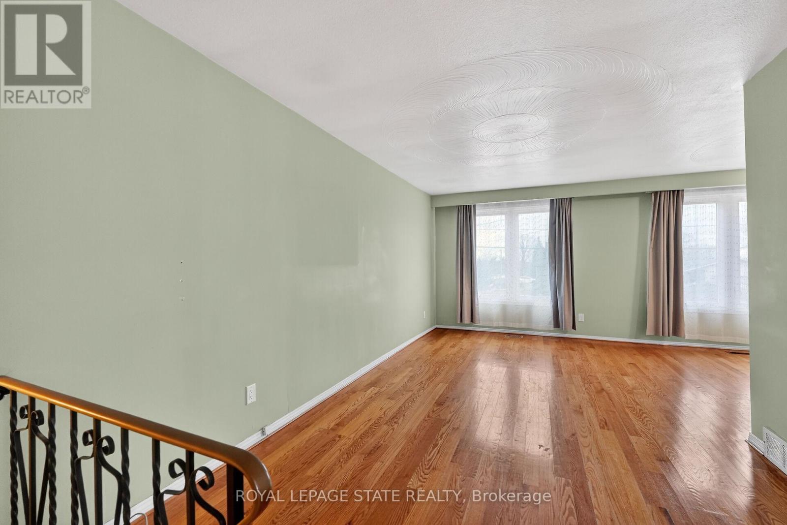 358 Federal Street, Hamilton, Ontario  L8E 2B5 - Photo 3 - X12922850