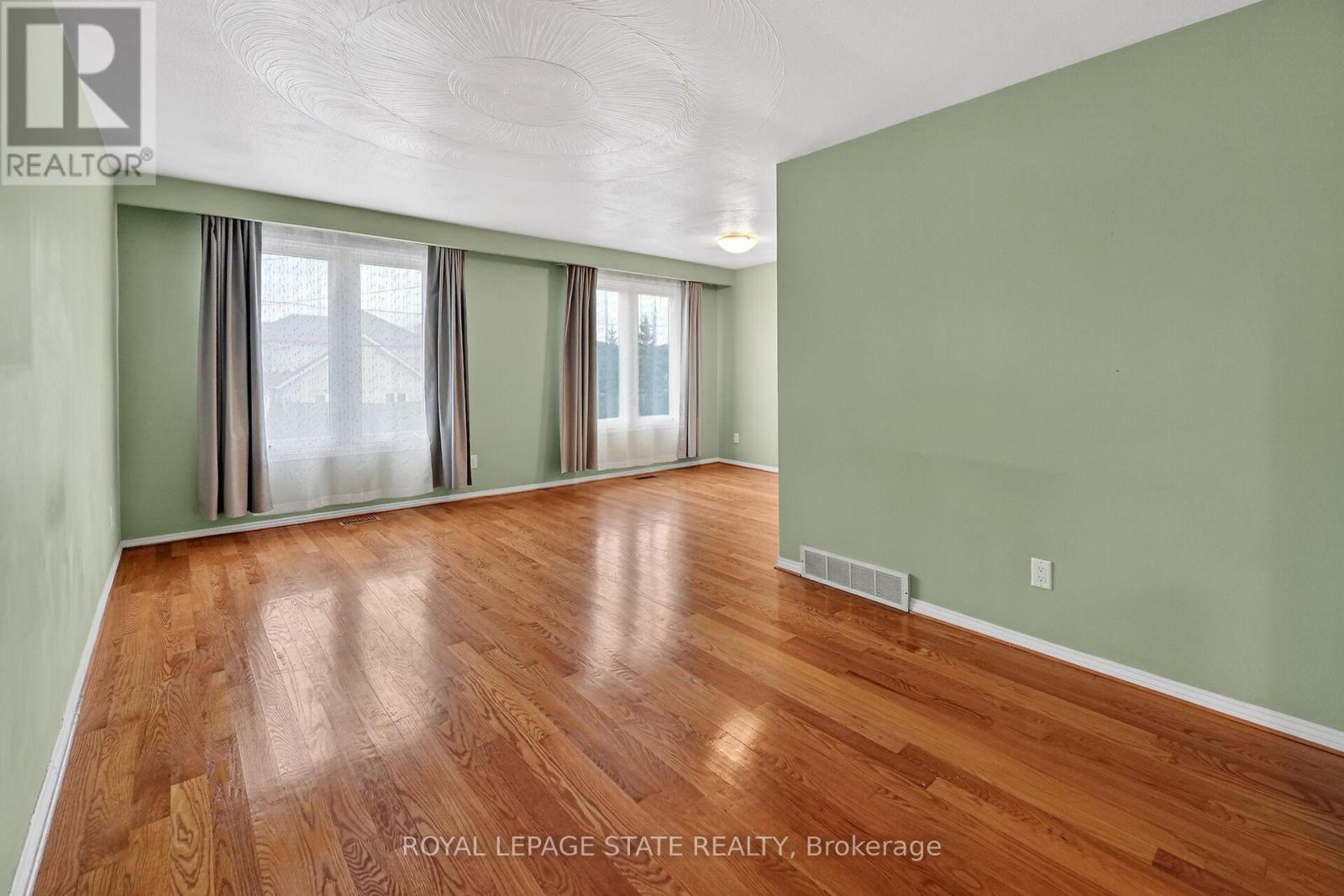 358 Federal Street, Hamilton, Ontario  L8E 2B5 - Photo 4 - X12922850