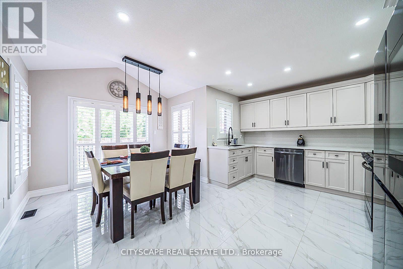 19 Staples Lane, Hamilton, Ontario  L0R 1C0 - Photo 12 - X12922860