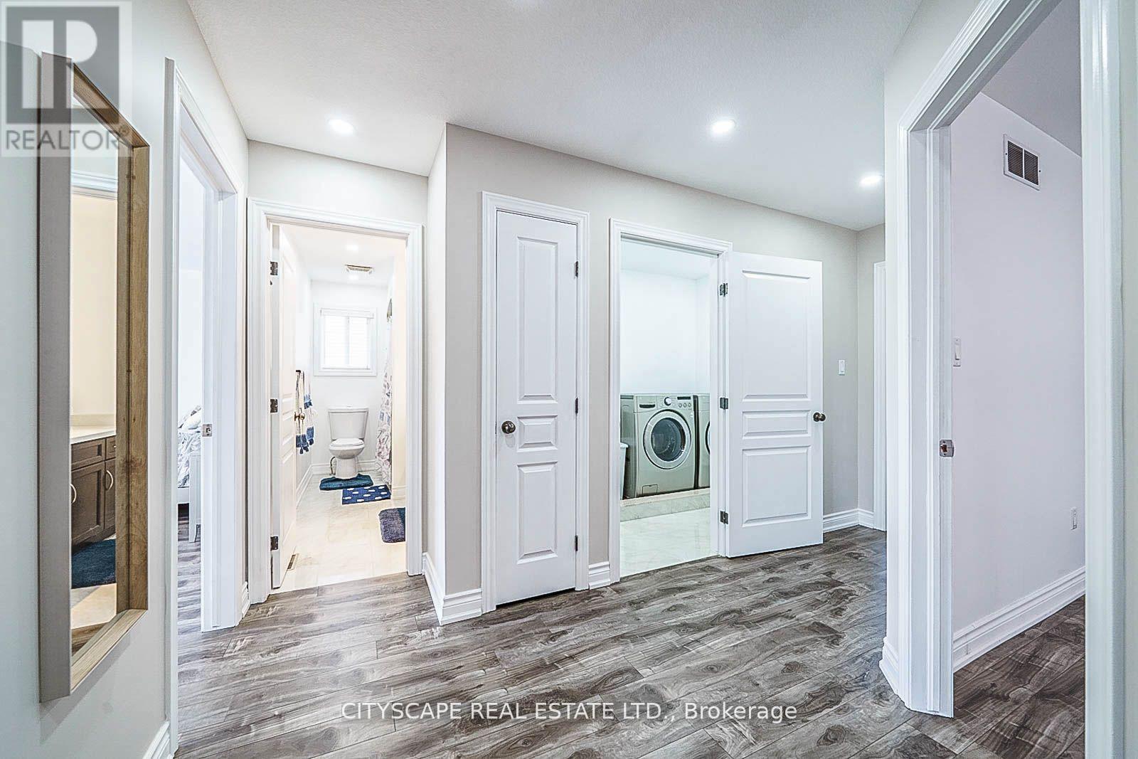 19 Staples Lane, Hamilton, Ontario  L0R 1C0 - Photo 17 - X12922860