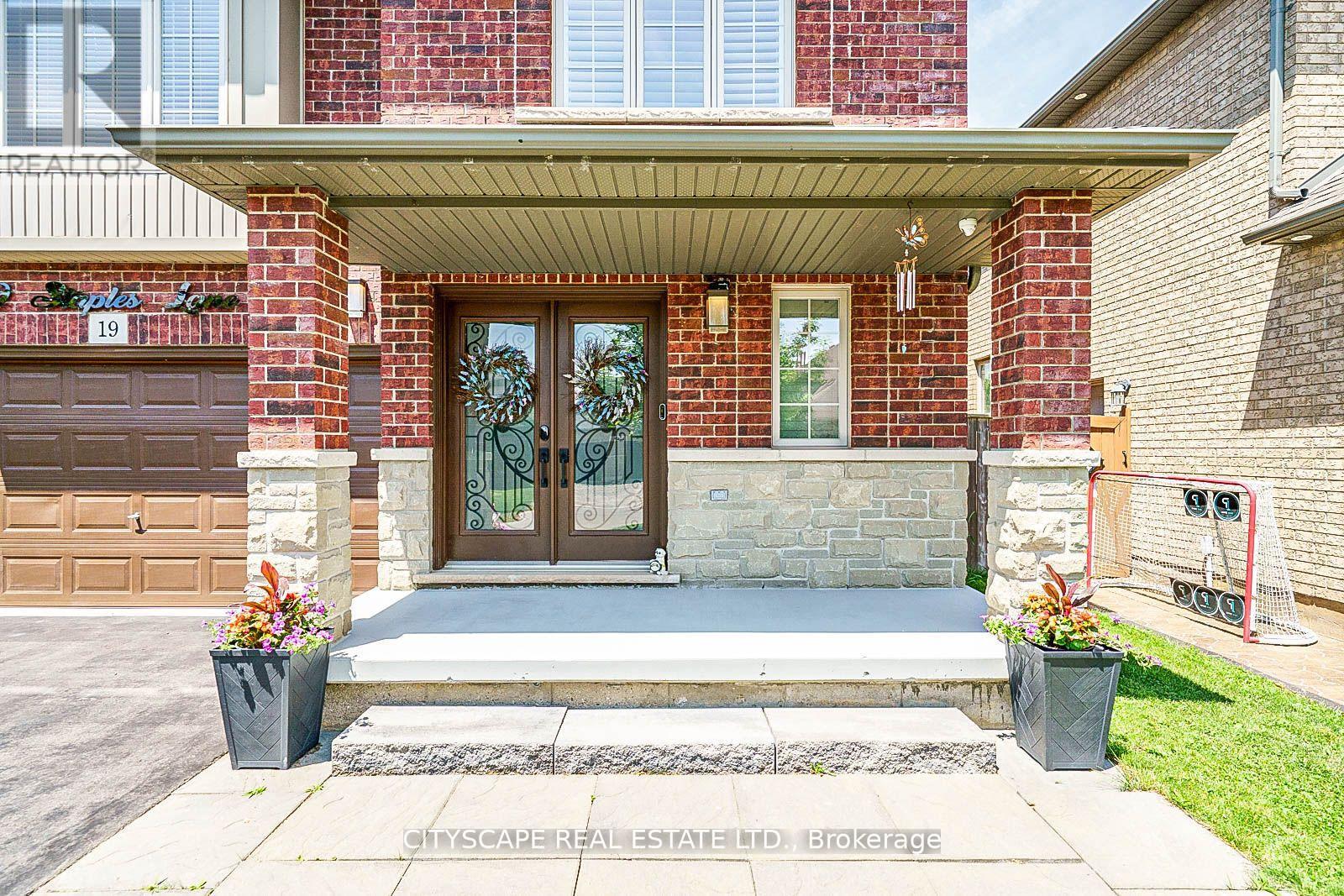 19 Staples Lane, Hamilton, Ontario  L0R 1C0 - Photo 2 - X12922860