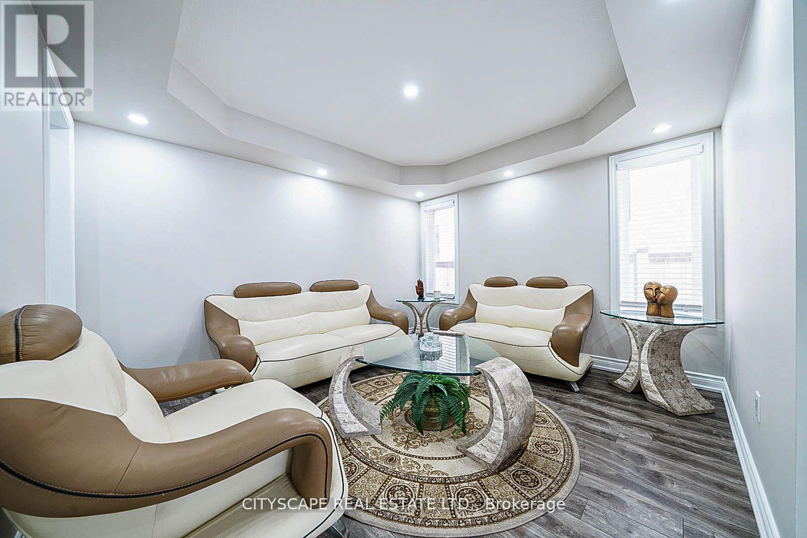 19 Staples Lane, Hamilton, Ontario  L0R 1C0 - Photo 7 - X12922860