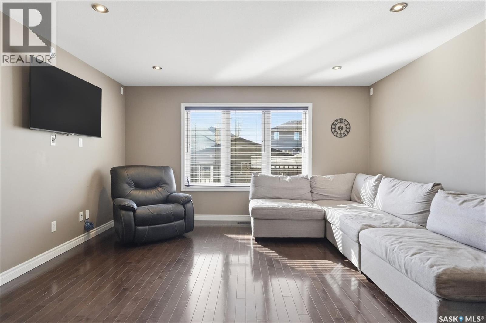 330 Lynd Lane, Saskatoon, Saskatchewan  S7T 0B1 - Photo 5 - SK031223