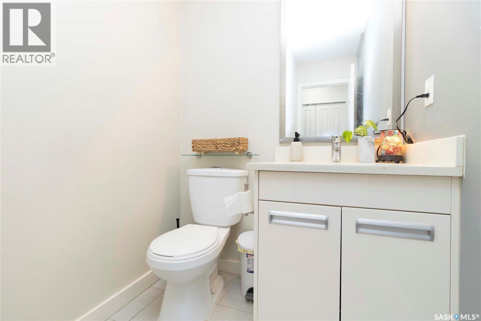 125 135 Ashworth Crescent, Saskatoon, Saskatchewan  S7T 0N1 - Photo 8 - SK031061