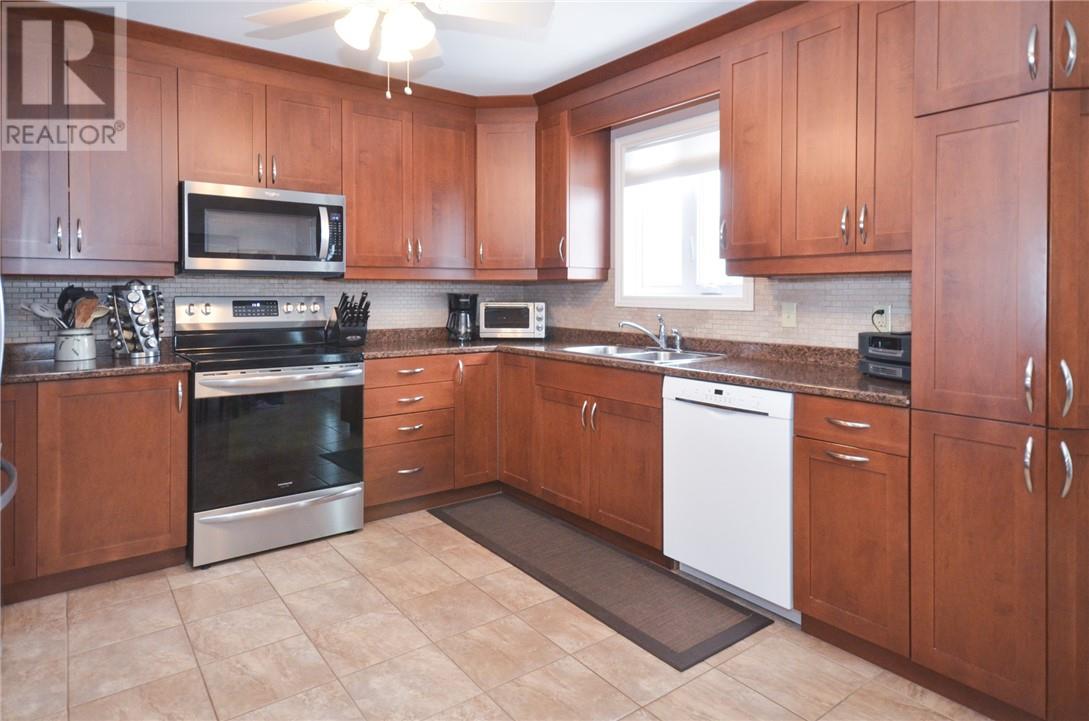 194 Springhill Drive, Garson, Ontario  P3L 0A7 - Photo 3 - 2126910