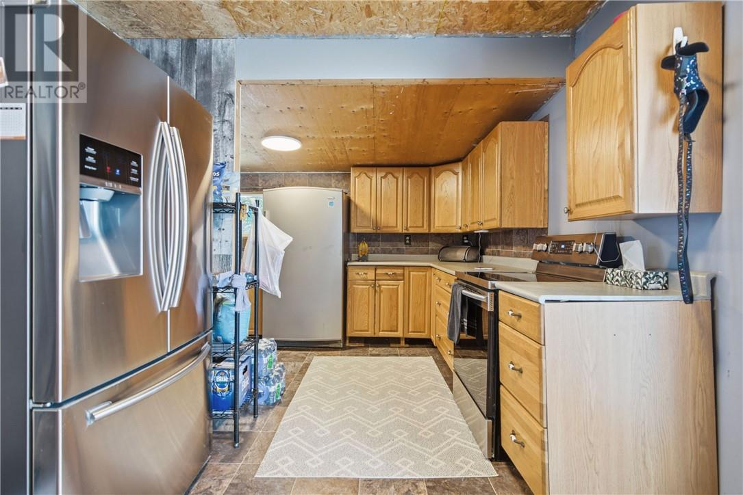 11 Rutland Avenue, Warren, Ontario  P0H 2N0 - Photo 4 - 2126925