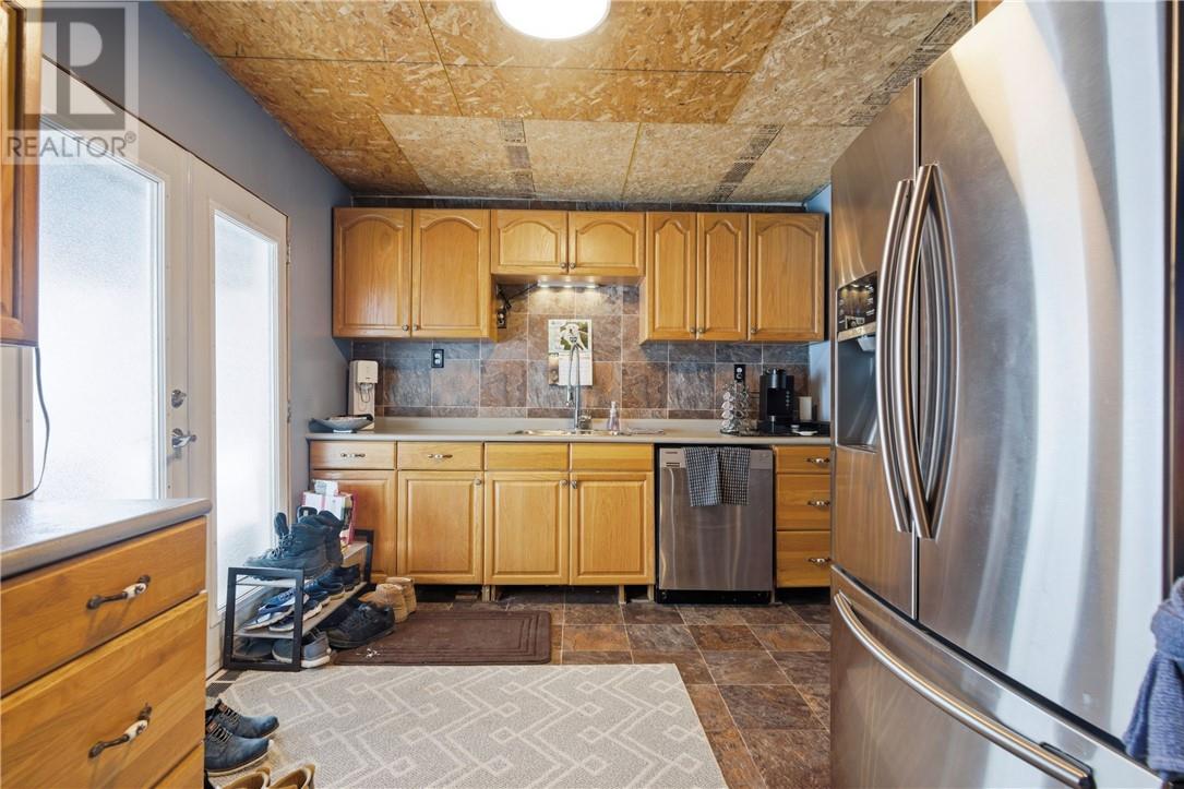 11 Rutland Avenue, Warren, Ontario  P0H 2N0 - Photo 5 - 2126925