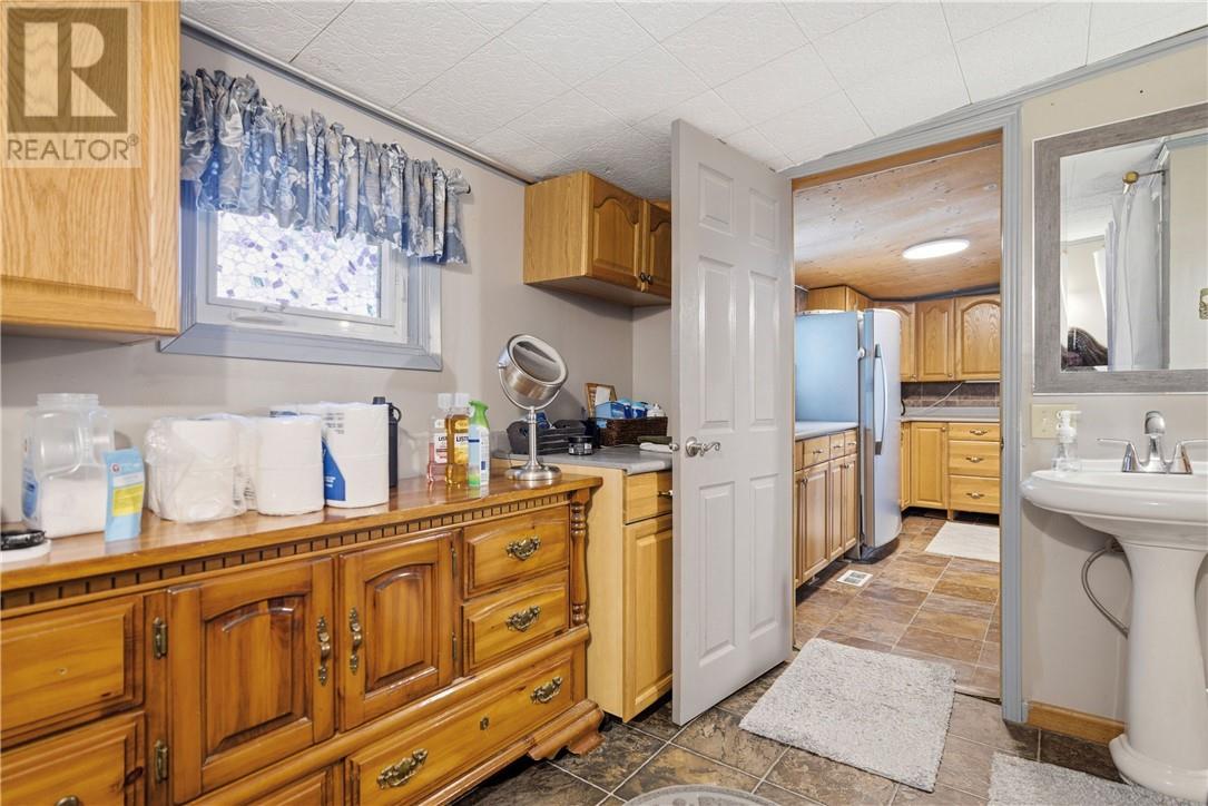 11 Rutland Avenue, Warren, Ontario  P0H 2N0 - Photo 8 - 2126925