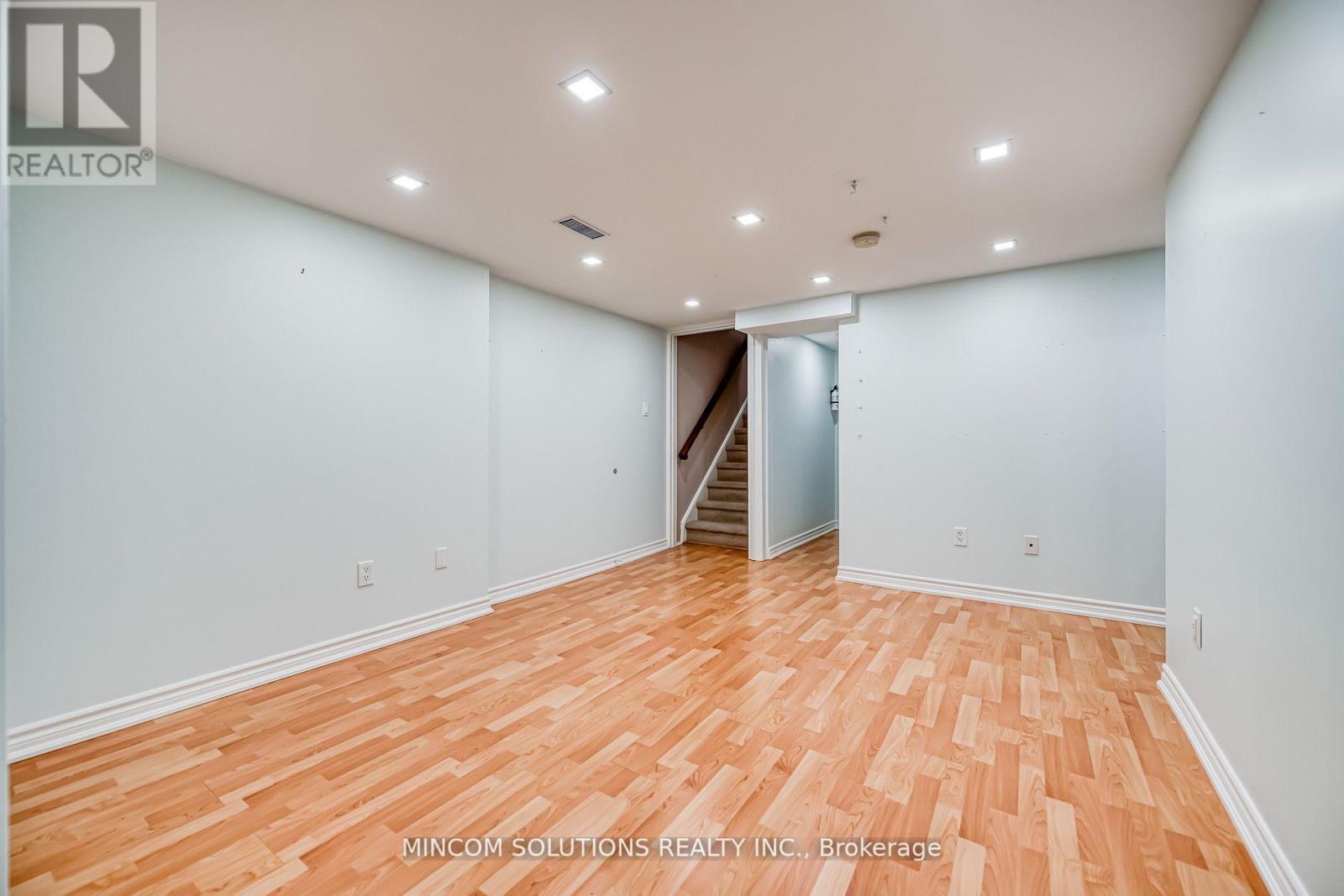 194 Lakeshore Road W, Mississauga, Ontario  L5H 1G6 - Photo 15 - W12660998