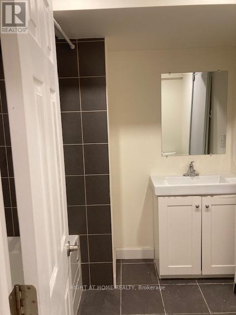 Bsmnt - 2064 Glenada Crescent, Oakville, Ontario  L6H 4M2 - Photo 10 - W12753510