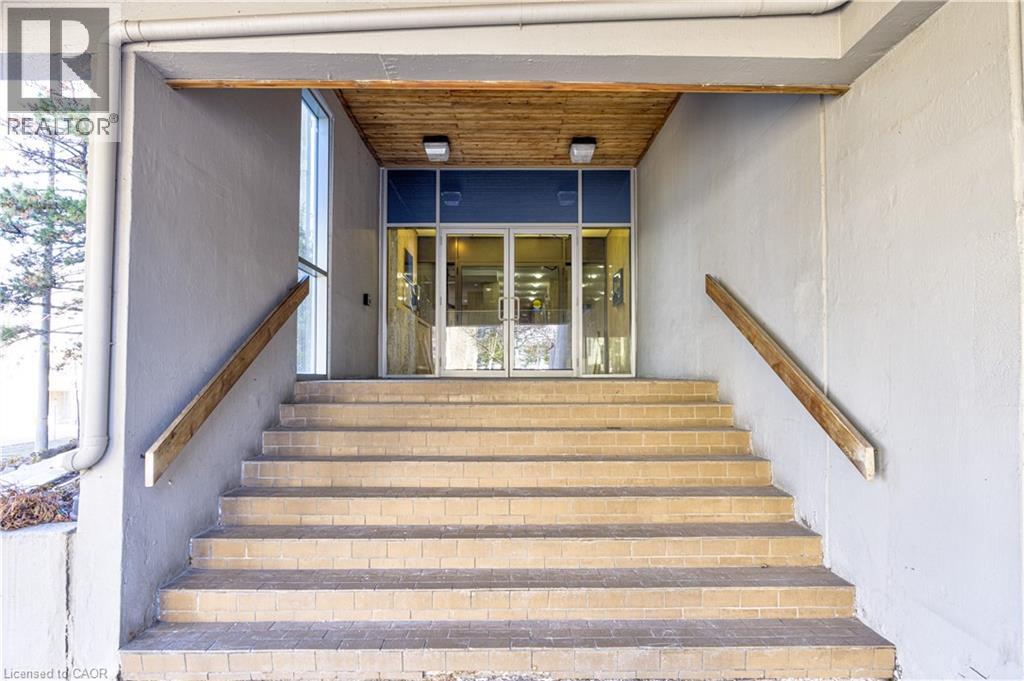 20 Speers Road Unit# 304, Oakville, Ontario  L6K 3R5 - Photo 2 - 40809626