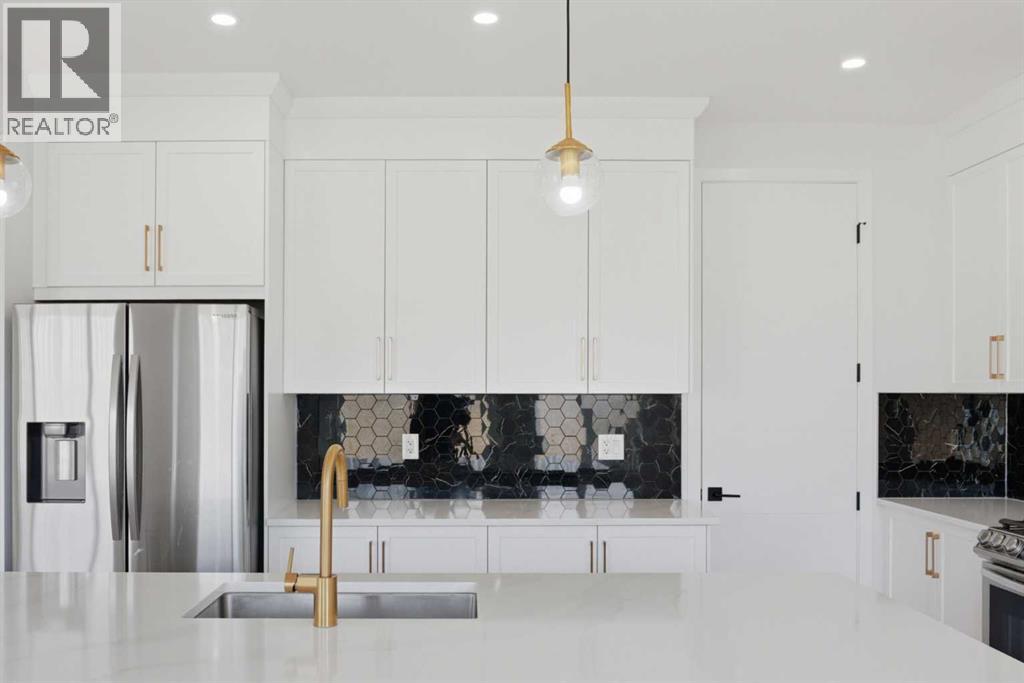 119 Carrington Circle Nw, Calgary, Alberta  T3P 0Y4 - Photo 9 - A2295359