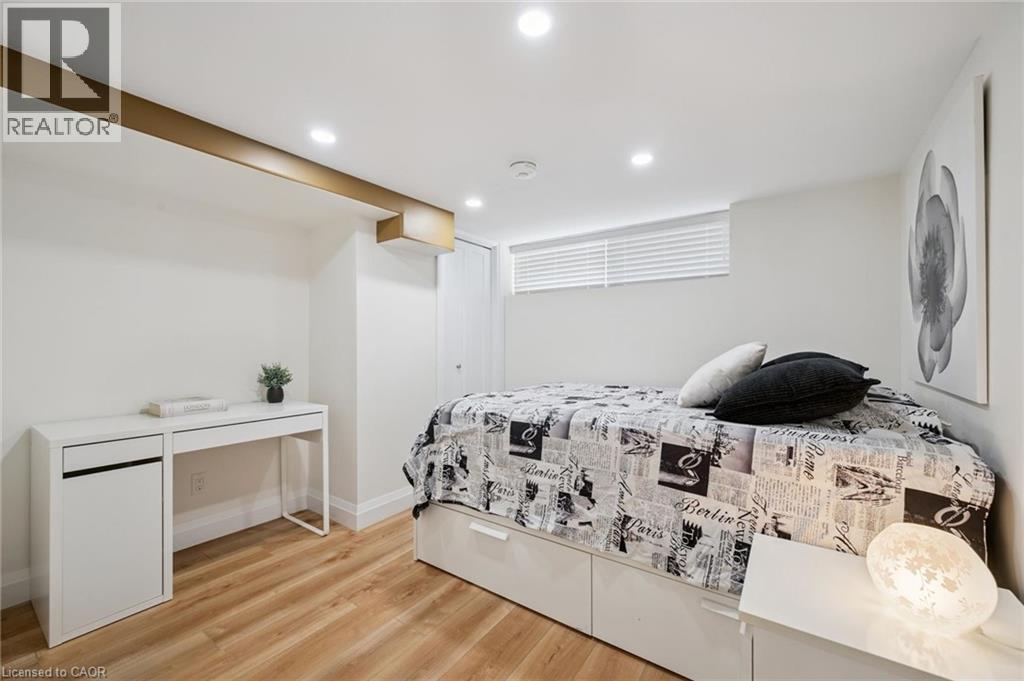 699 Frederick Street, Kitchener, Ontario  N2B 2B3 - Photo 24 - 40815071