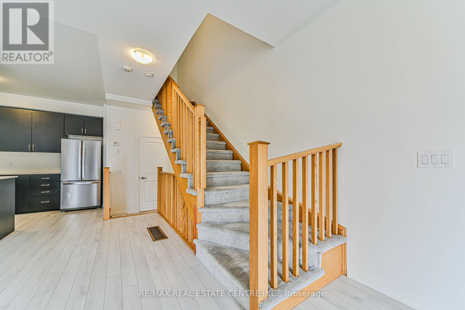 902 - 585 Colborne Street E, Brantford, Ontario  N3S 0K4 - Photo 5 - X12886714