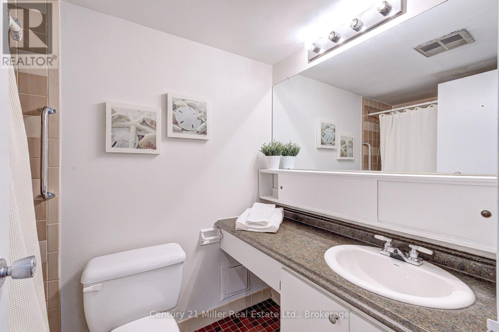 304 - 20 Speers Road, Oakville, Ontario  L6K 3R5 - Photo 16 - W12923094