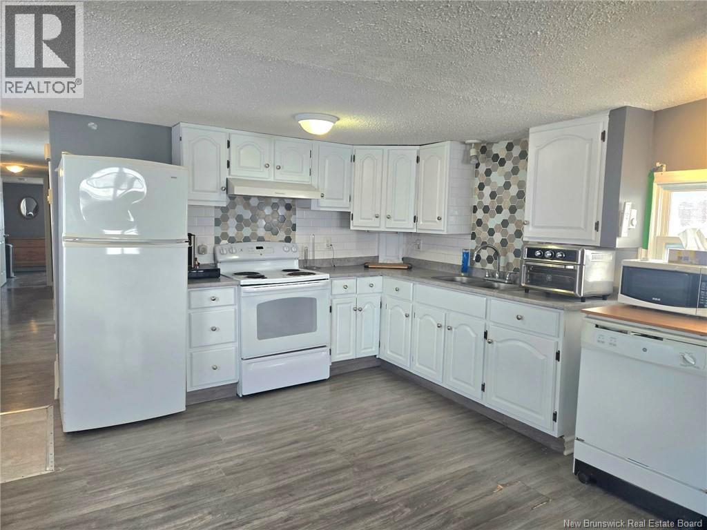 27 Daisy Street, Saint John, New Brunswick  E2M 5M8 - Photo 3 - NB134202