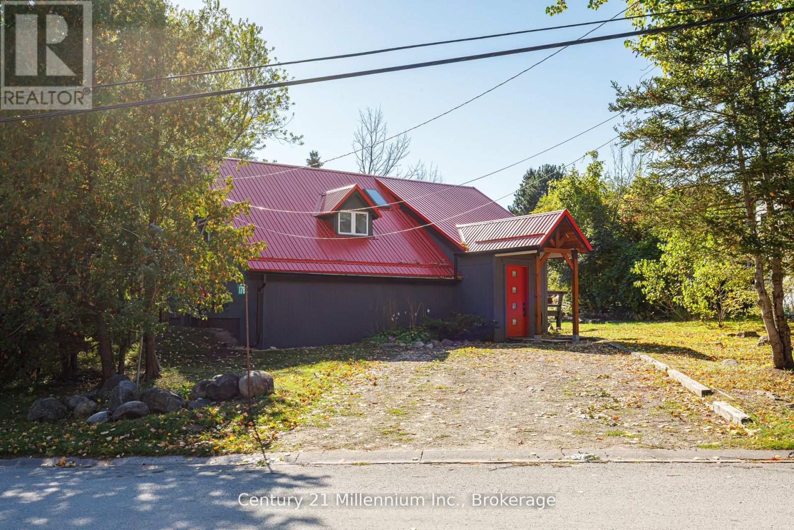 178 Sleepy Hollow Road, Blue Mountains, Ontario L9Y 0S8 - Photo 12 - X12923126