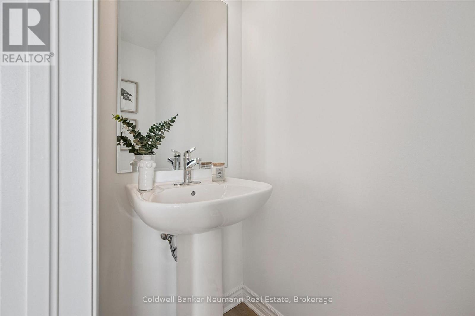 232 Stamson Street, Kitchener, Ontario  N2E 4C7 - Photo 9 - X12923268