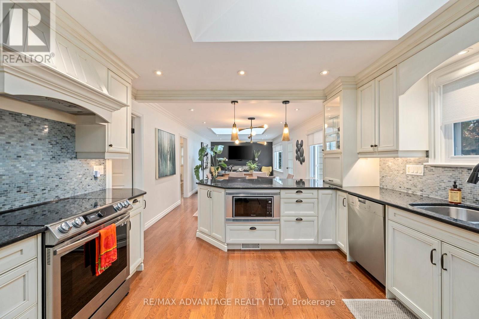 832 Sunninghill Avenue, London North, Ontario  N6H 3L9 - Photo 6 - X12922908