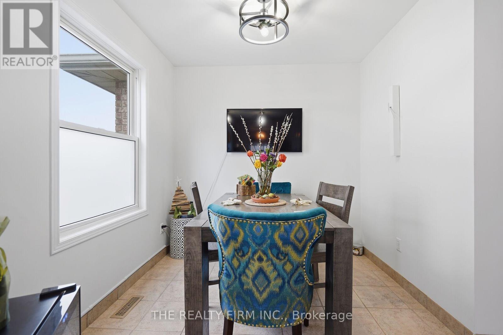 815 Deveron Crescent, London South, Ontario  N5Z 5B4 - Photo 13 - X12922930