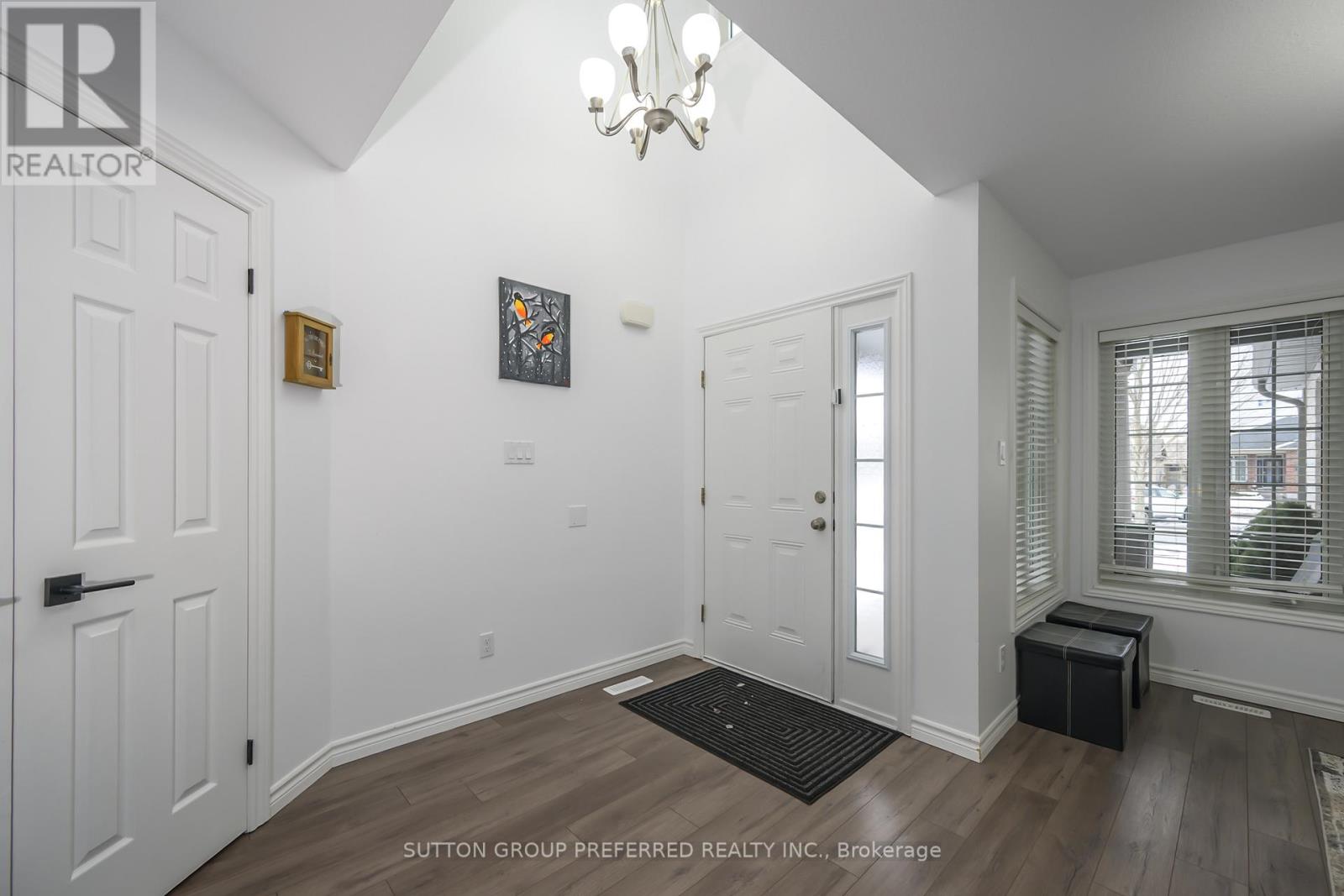 301 Portrush Place, London North, Ontario  N5X 0C2 - Photo 5 - X12922986