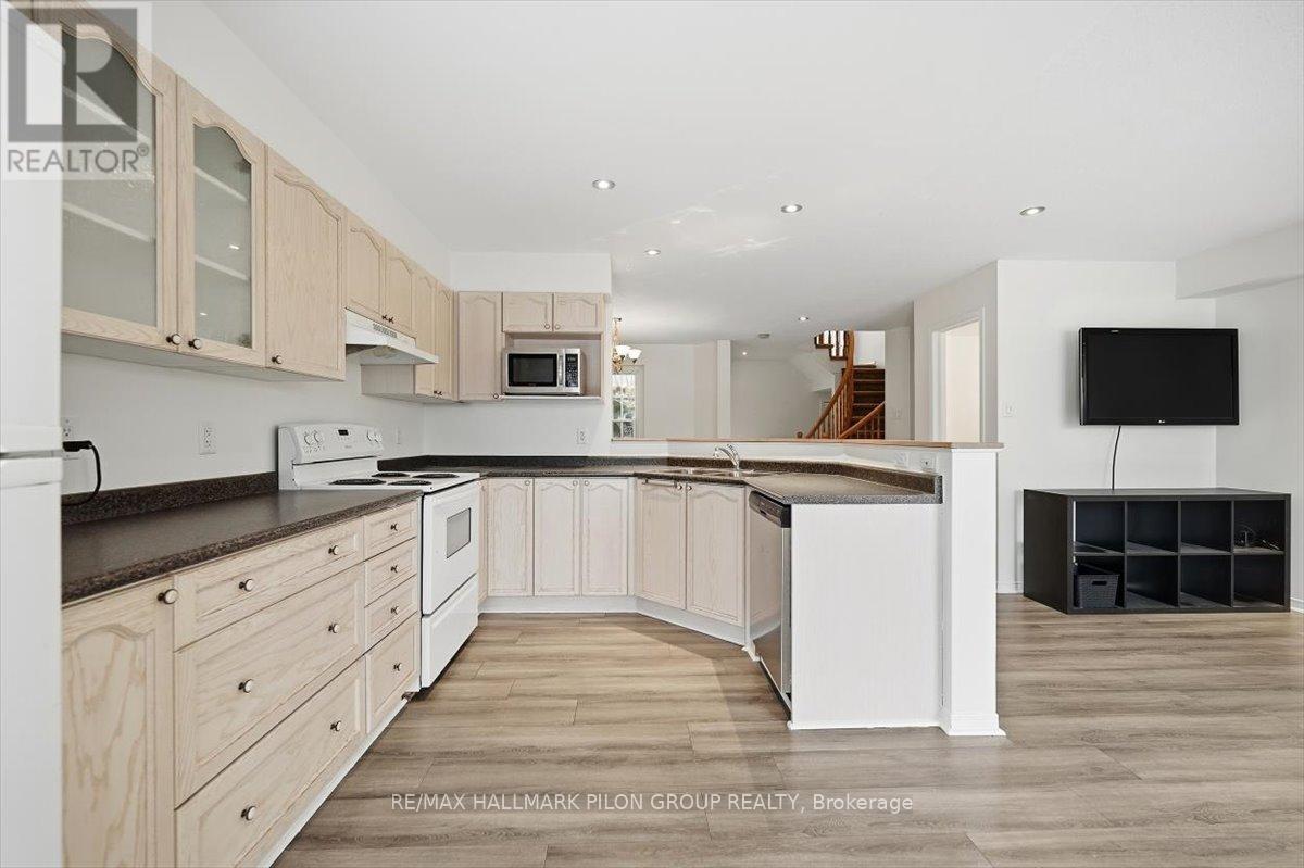 2015 Breezewood Street, Ottawa, Ontario  K4A 4S7 - Photo 5 - X12922914