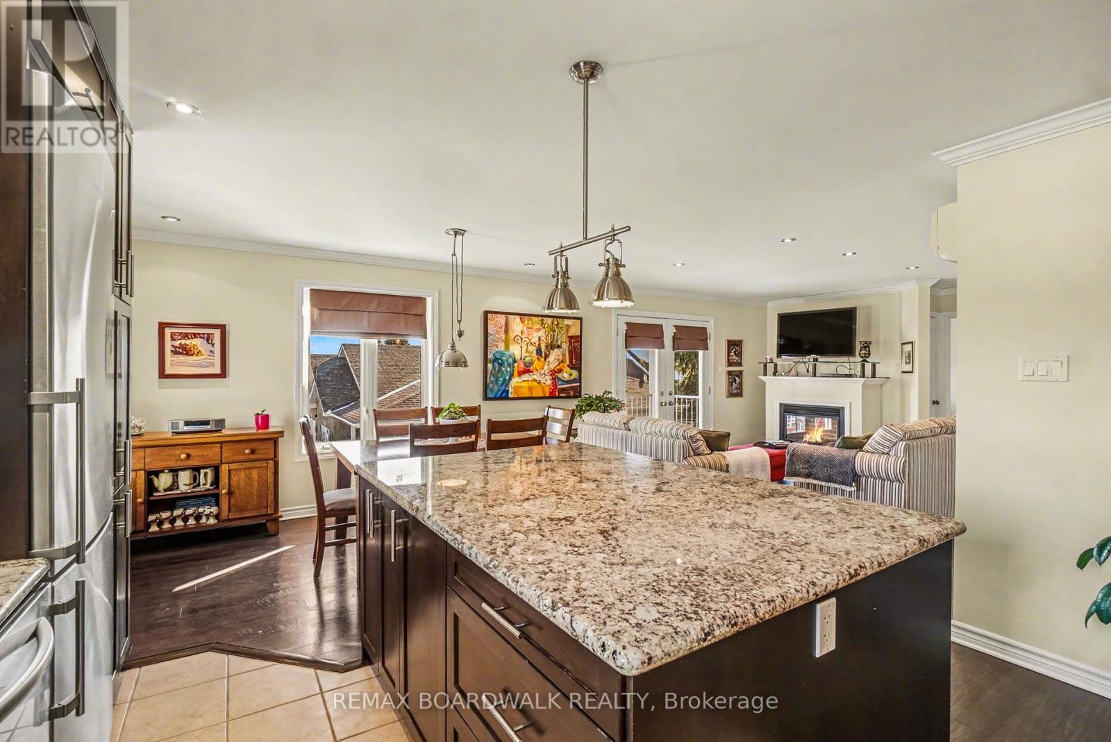 Unit 204 - 32 De La Croisee Street, Russell, Ontario  K0A 1W0 - Photo 10 - X12923130